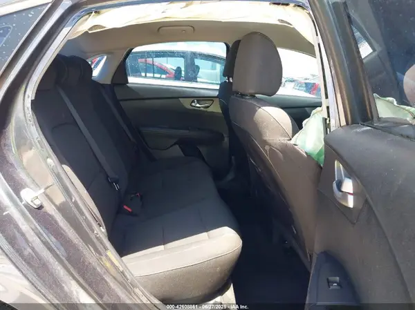 3KPF24AD5KE096358 2019 KIA FORTE - Image 8