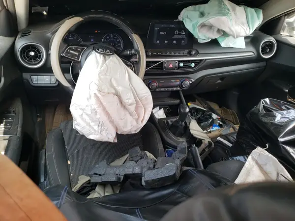 3KPF24AD5KE097137 2019 KIA FORTE - Image 8