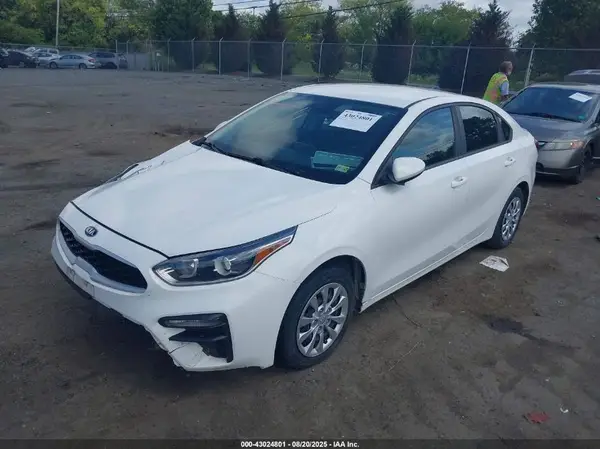 3KPF24AD5KE097784 2019 KIA FORTE - Image 2