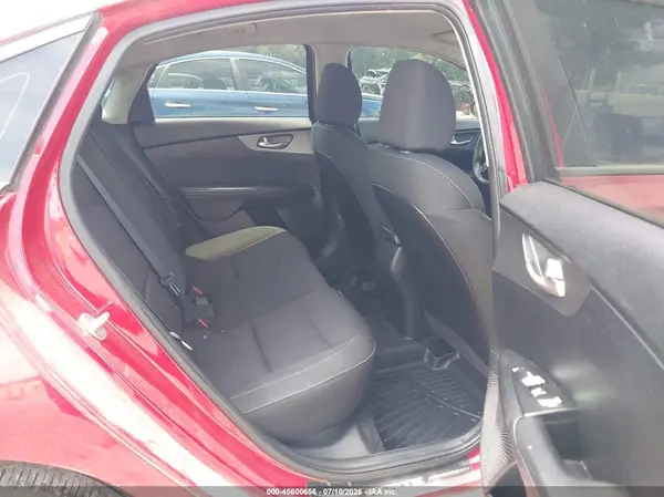 3KPF24AD5KE099065 2019 KIA FORTE - Image 8