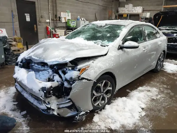 3KPF24AD5KE099230 2019 KIA FORTE - Image 2