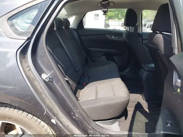 3KPF24AD5KE099888 2019 KIA FORTE - Image 8