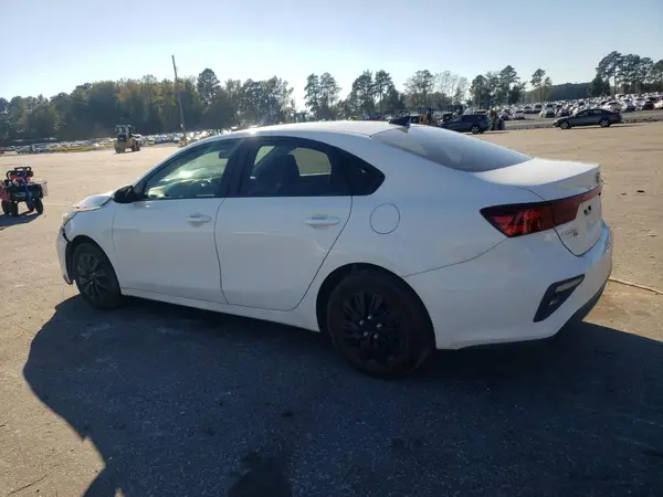 3KPF24AD5KE100165 2019 KIA FORTE - Image 2