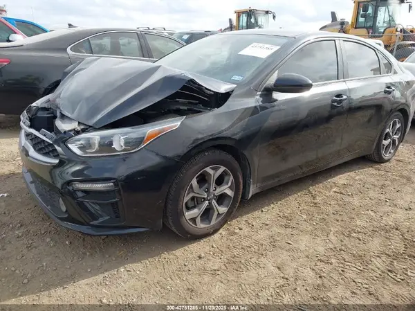 3KPF24AD5KE103390 2019 KIA FORTE - Image 2