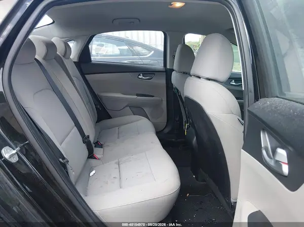 3KPF24AD5KE105933 2019 KIA FORTE - Image 8