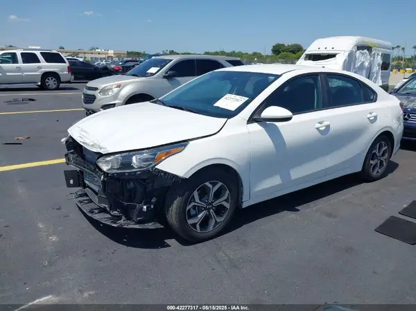 3KPF24AD5KE107312 2019 KIA FORTE - Image 2