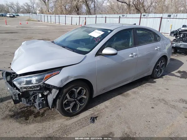 3KPF24AD5KE108038 2019 KIA FORTE - Image 2