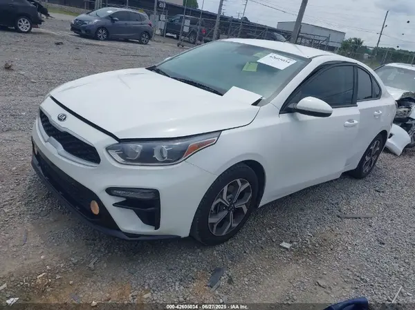 3KPF24AD5KE110906 2019 KIA FORTE - Image 2
