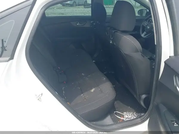 3KPF24AD5KE110906 2019 KIA FORTE - Image 8
