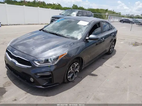 3KPF24AD5KE111666 2019 KIA FORTE - Image 2