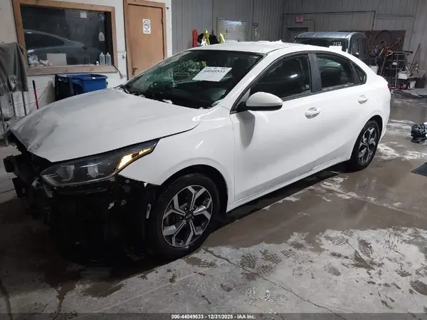 3KPF24AD5KE113708 2019 KIA FORTE - Image 2