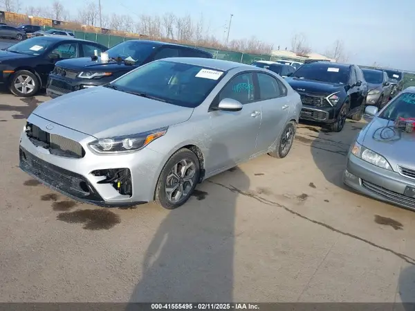 3KPF24AD5KE114681 2019 KIA FORTE - Image 2