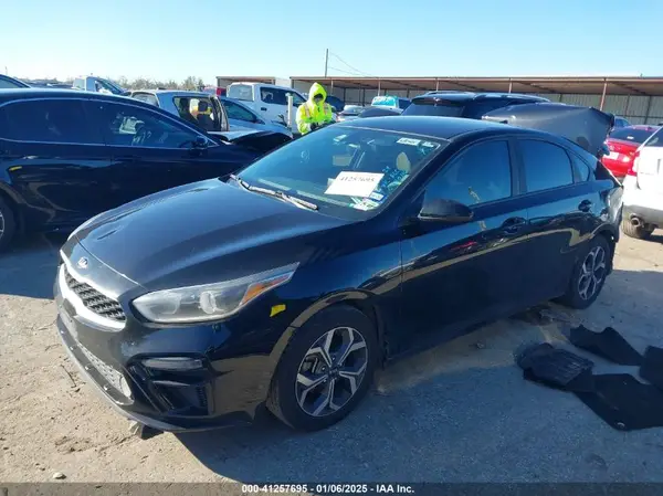 3KPF24AD5KE114891 2019 KIA FORTE - Image 2