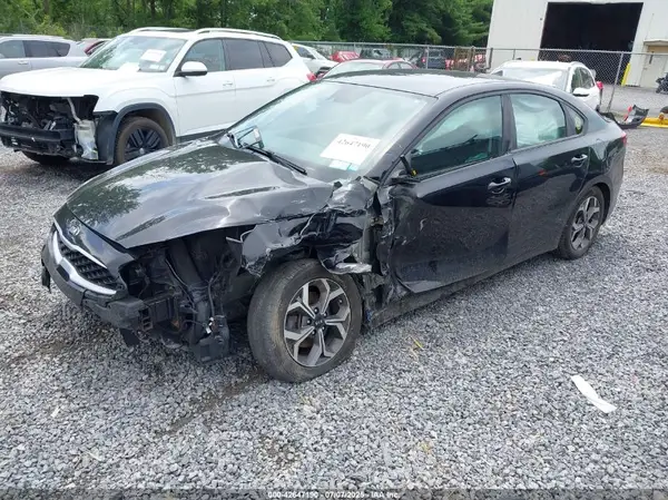 3KPF24AD5KE115720 2019 KIA FORTE - Image 2