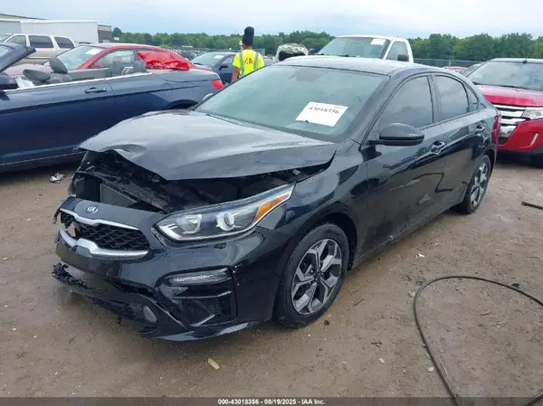 3KPF24AD5KE120111 2019 KIA FORTE - Image 2