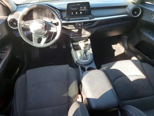3KPF24AD5KE120139 2019 KIA FORTE - Image 8