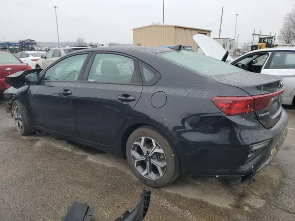 3KPF24AD5KE121131 2019 KIA FORTE - Image 2