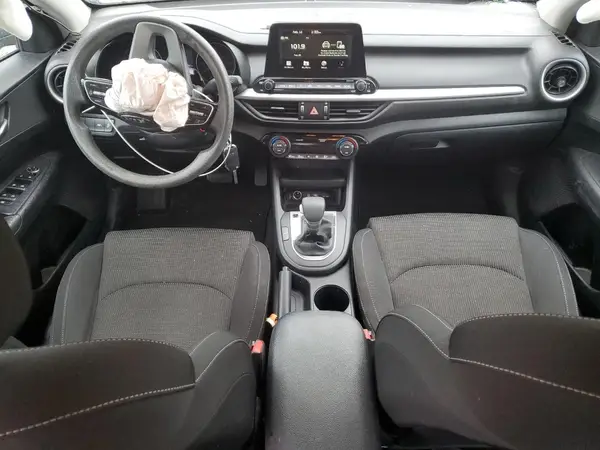 3KPF24AD5KE121131 2019 KIA FORTE - Image 8