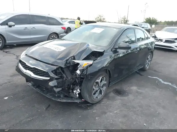 3KPF24AD5KE122201 2019 KIA FORTE - Image 2