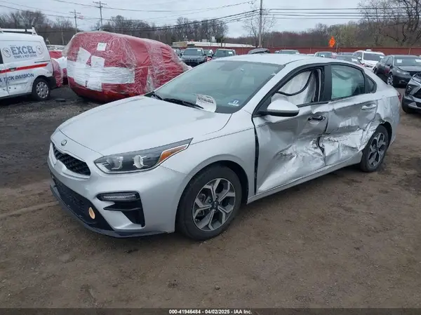 3KPF24AD5KE125406 2019 KIA FORTE - Image 2