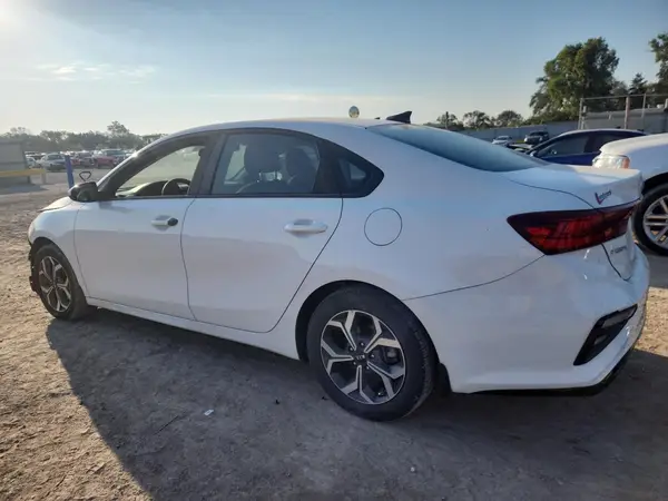 3KPF24AD5KE125647 2019 KIA FORTE - Image 2