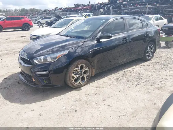 3KPF24AD5KE129911 2019 KIA FORTE - Image 2