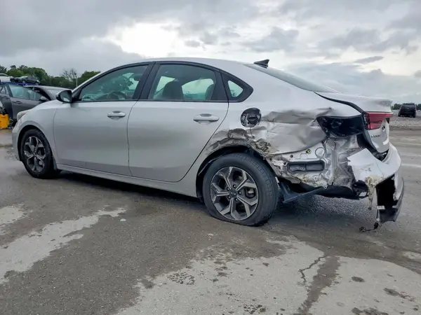 3KPF24AD5KE130640 2019 KIA FORTE - Image 2