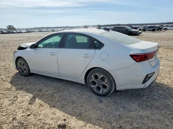 3KPF24AD5KE131349 2019 KIA FORTE - Image 2