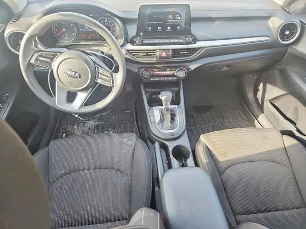 3KPF24AD5KE131349 2019 KIA FORTE - Image 8
