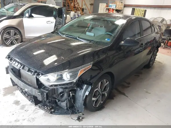3KPF24AD5KE131626 2019 KIA FORTE - Image 2