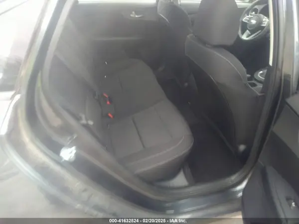 3KPF24AD5KE132436 2019 KIA FORTE - Image 8
