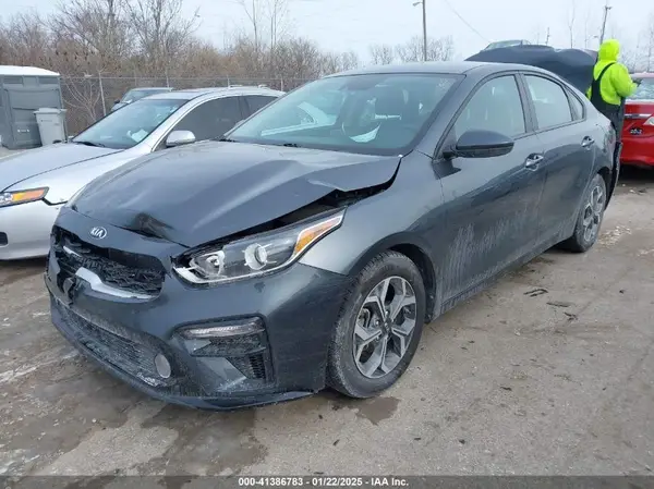 3KPF24AD5KE135515 2019 KIA FORTE - Image 2