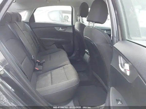 3KPF24AD5KE135515 2019 KIA FORTE - Image 8