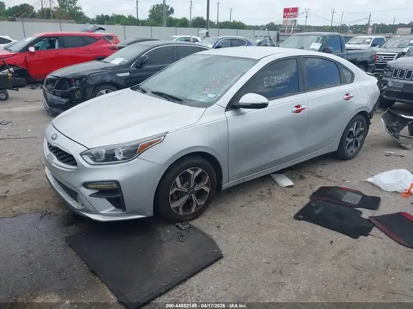 3KPF24AD5KE135532 2019 KIA FORTE - Image 2