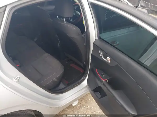 3KPF24AD5KE135532 2019 KIA FORTE - Image 8
