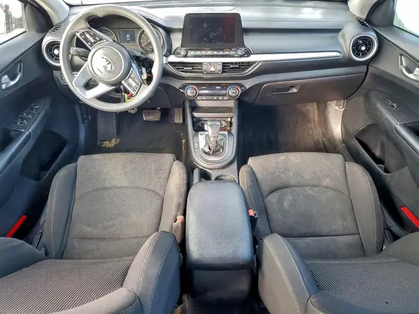 3KPF24AD5KE135563 2019 KIA FORTE - Image 8