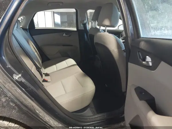 3KPF24AD5KE136177 2019 KIA FORTE - Image 8