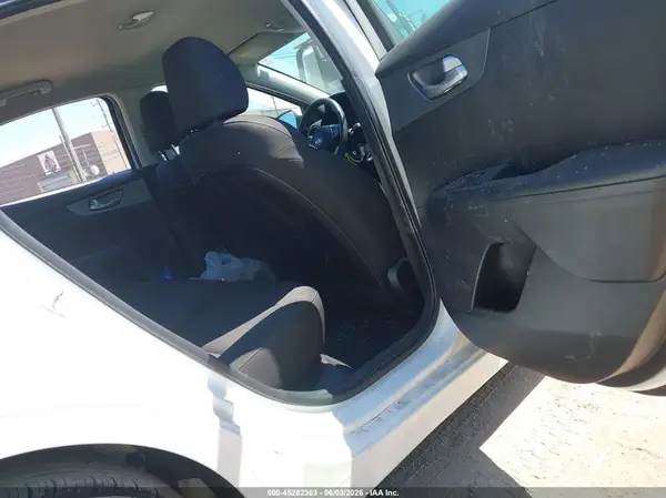 3KPF24AD5KE136745 2019 KIA FORTE - Image 8