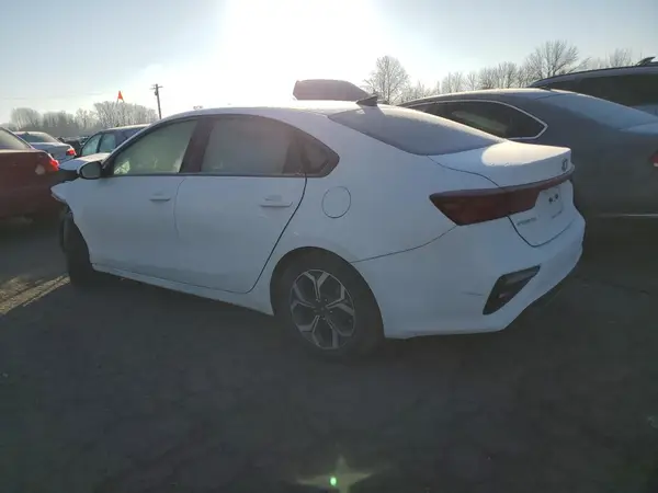 3KPF24AD5KE137250 2019 KIA FORTE - Image 2
