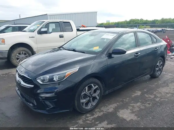 3KPF24AD5KE137457 2019 KIA FORTE - Image 2