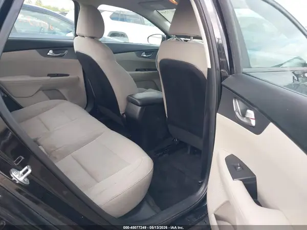 3KPF24AD5KE137457 2019 KIA FORTE - Image 8
