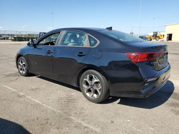 3KPF24AD5KE137572 2019 KIA FORTE - Image 2
