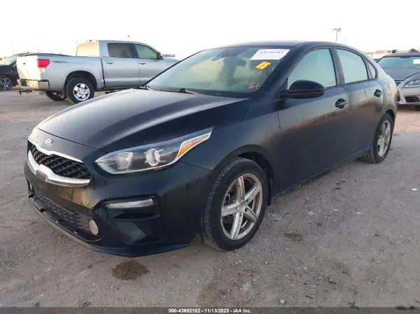 3KPF24AD5KE138057 2019 KIA FORTE - Image 2
