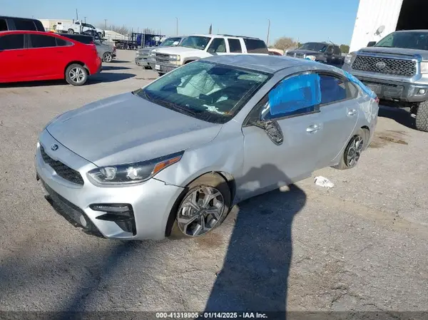 3KPF24AD5KE138334 2019 KIA FORTE - Image 2