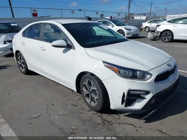 3KPF24AD5KE138673 2019 KIA FORTE - Image 1
