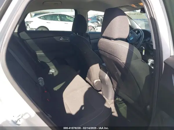 3KPF24AD5KE138673 2019 KIA FORTE - Image 8