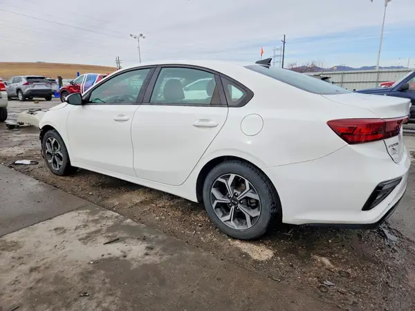 3KPF24AD5LE144748 2020 KIA FORTE - Image 2