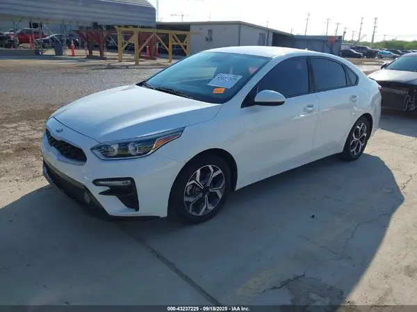 3KPF24AD5LE168418 2020 KIA FORTE - Image 2