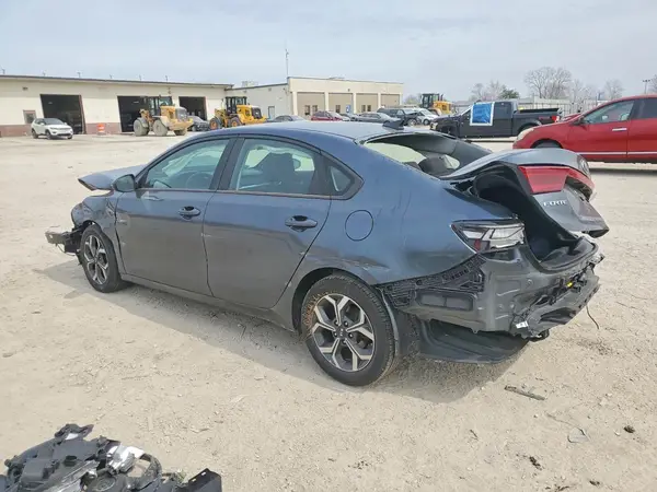 3KPF24AD5LE205175 2020 KIA FORTE - Image 2