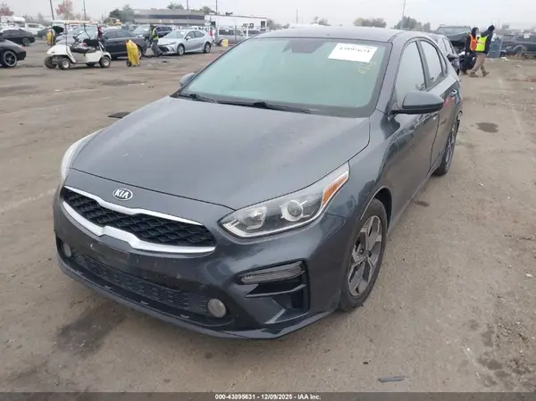 3KPF24AD5LE208111 2020 KIA FORTE - Image 2
